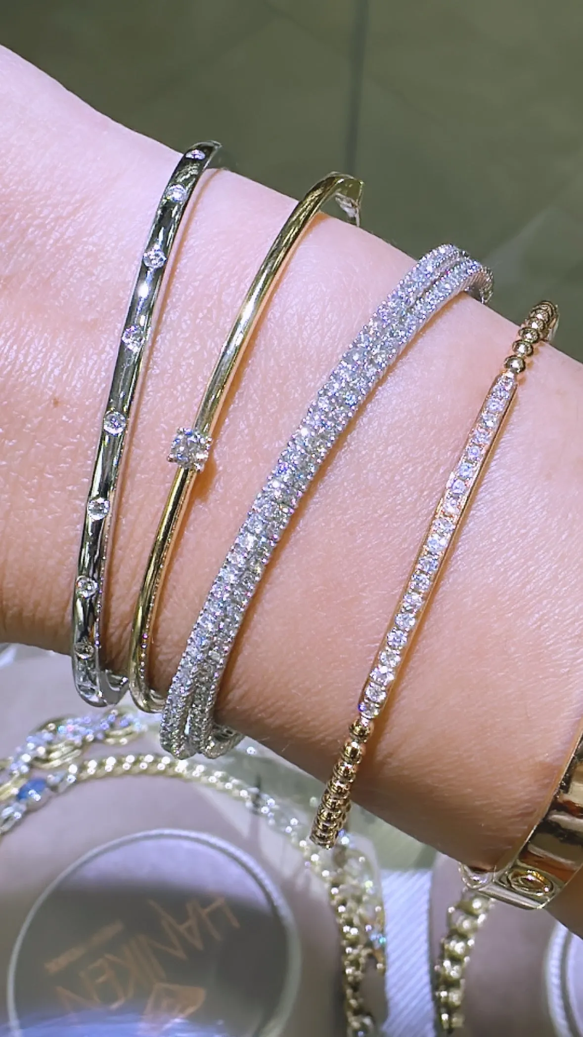 0.35ct tw Diamond Beaded Gold Bangle Bracelet