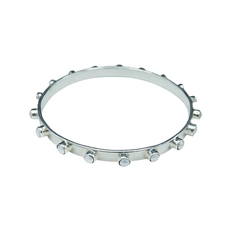 211-01-S | SEEMA BANGLE BRACELET (4 MM PEARLS ON SILVER)