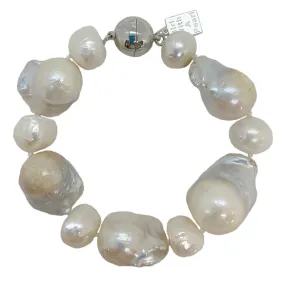 230-01 | WILD PEARL DELUXE BRACELET (WHITE/SILVER)