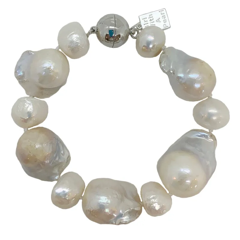 230-01 | WILD PEARL DELUXE BRACELET (WHITE/SILVER)