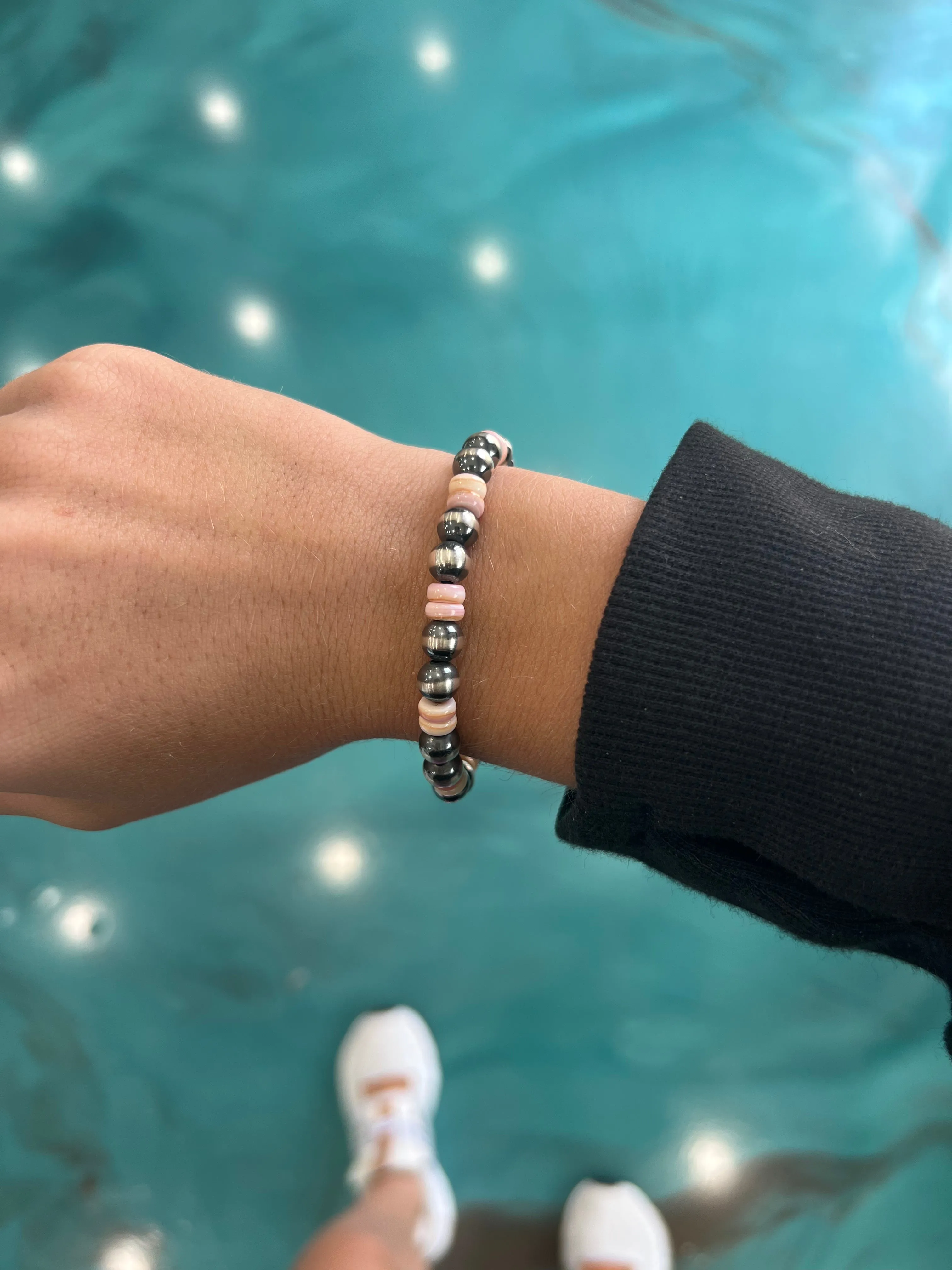 7mm Navajo Pearl Stretch Bracelet - Pink Conch
