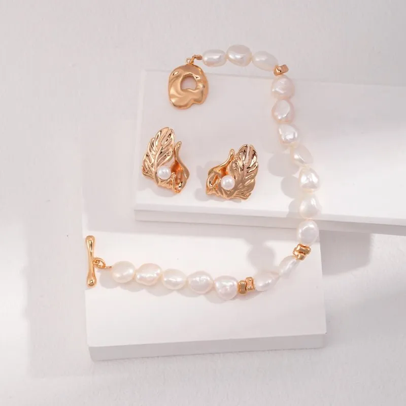 Baroque Pearl Bracelet in Sterling Silver