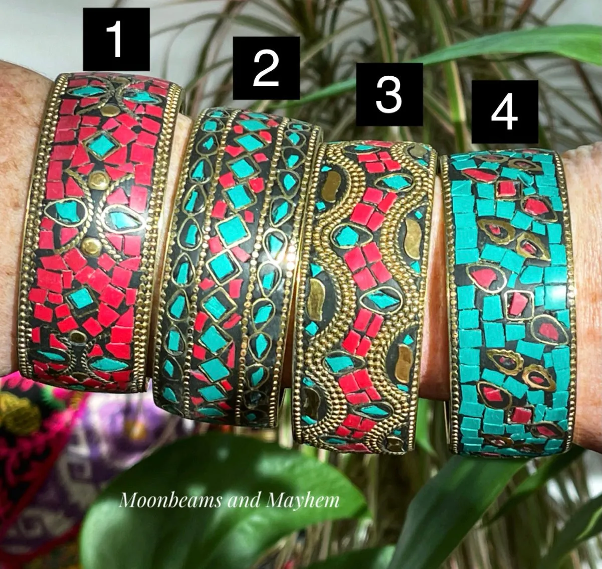 BEAUTIFUL LARGE BRASS INLAID BANGLE / BRACELET