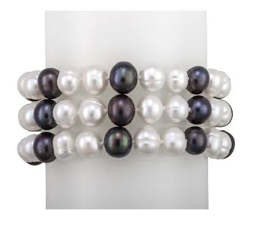 Black and white pearl bracelet