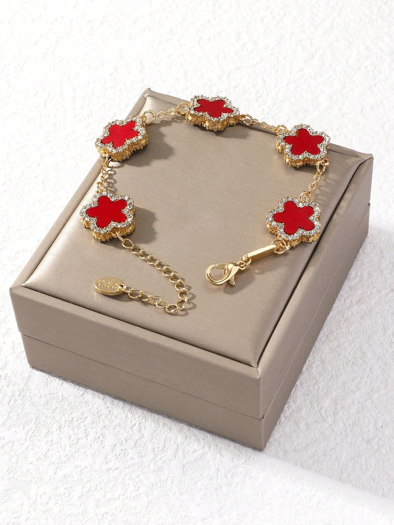 Clover Shaped Rhinestone Inlaid Chic Lady Bracelet Suitable