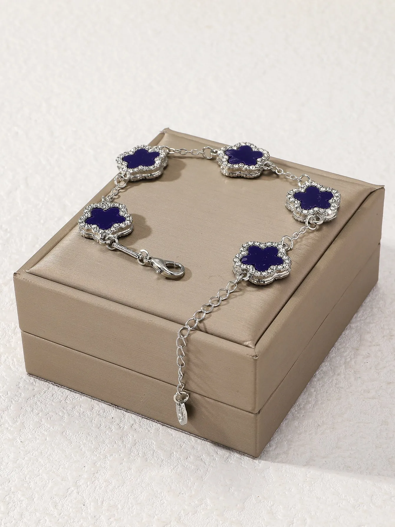 Clover Shaped Rhinestone Inlaid Chic Lady Bracelet Suitable
