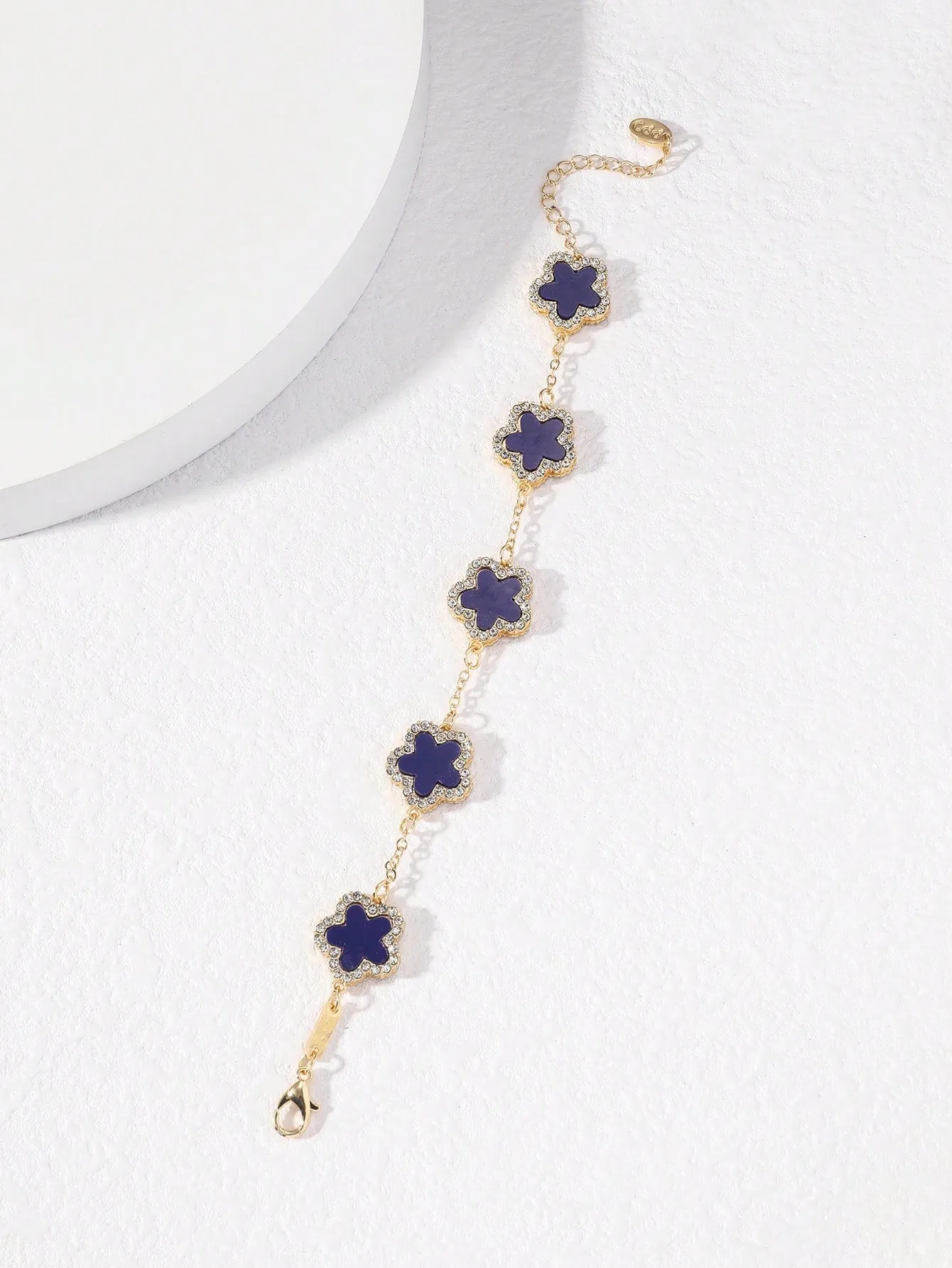Clover Shaped Rhinestone Inlaid Chic Lady Bracelet Suitable