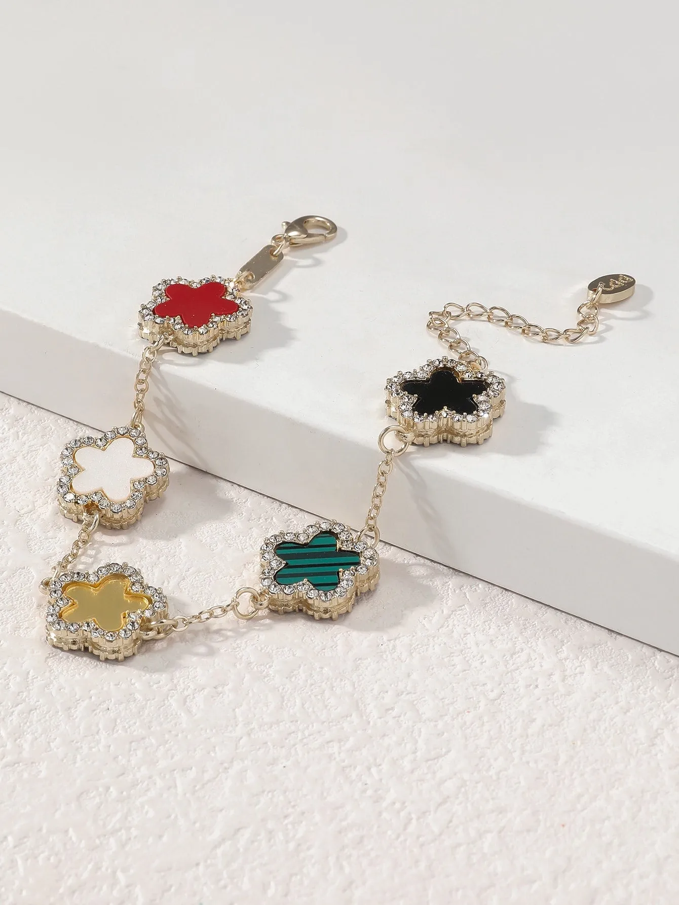 Clover Shaped Rhinestone Inlaid Chic Lady Bracelet Suitable