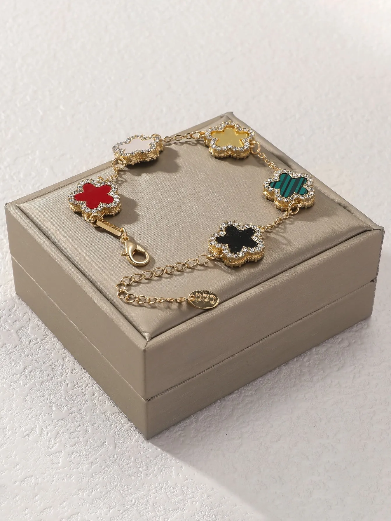 Clover Shaped Rhinestone Inlaid Chic Lady Bracelet Suitable