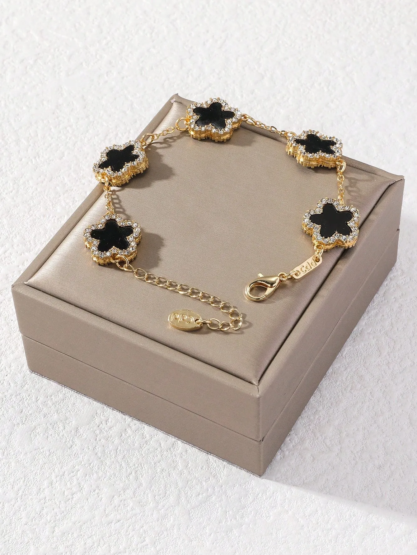 Clover Shaped Rhinestone Inlaid Chic Lady Bracelet Suitable