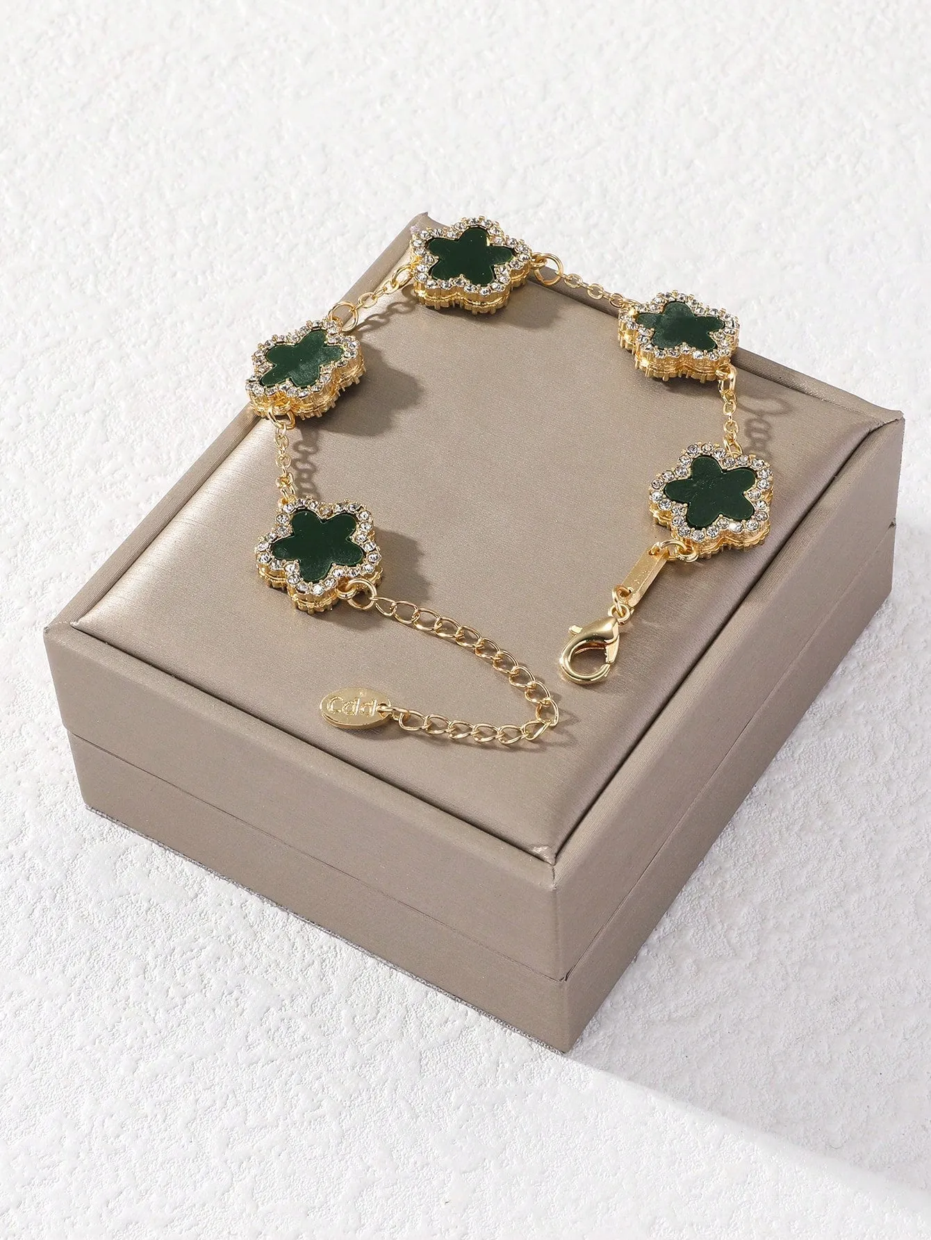 Clover Shaped Rhinestone Inlaid Chic Lady Bracelet Suitable