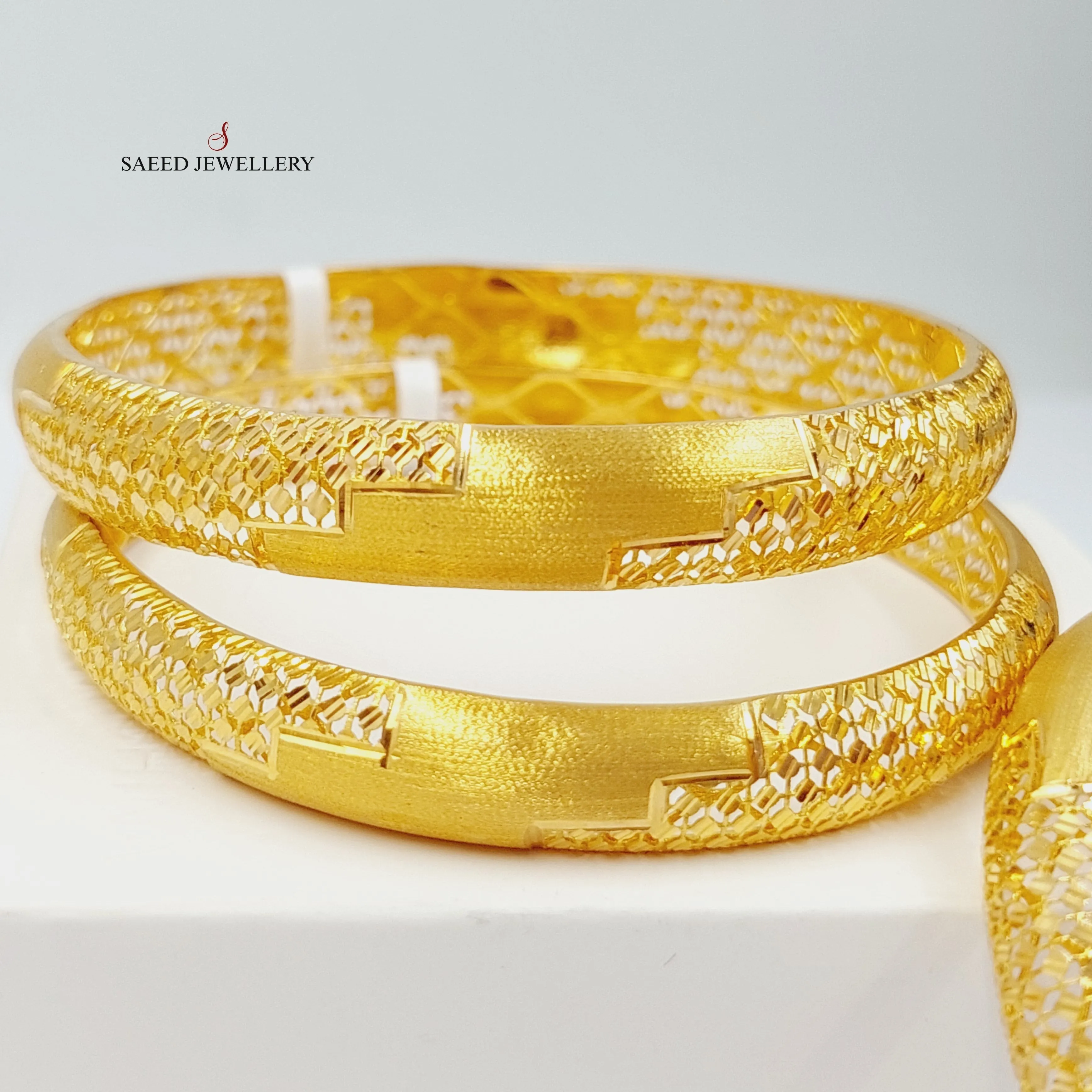 Engraved Kuwaiti Bangle