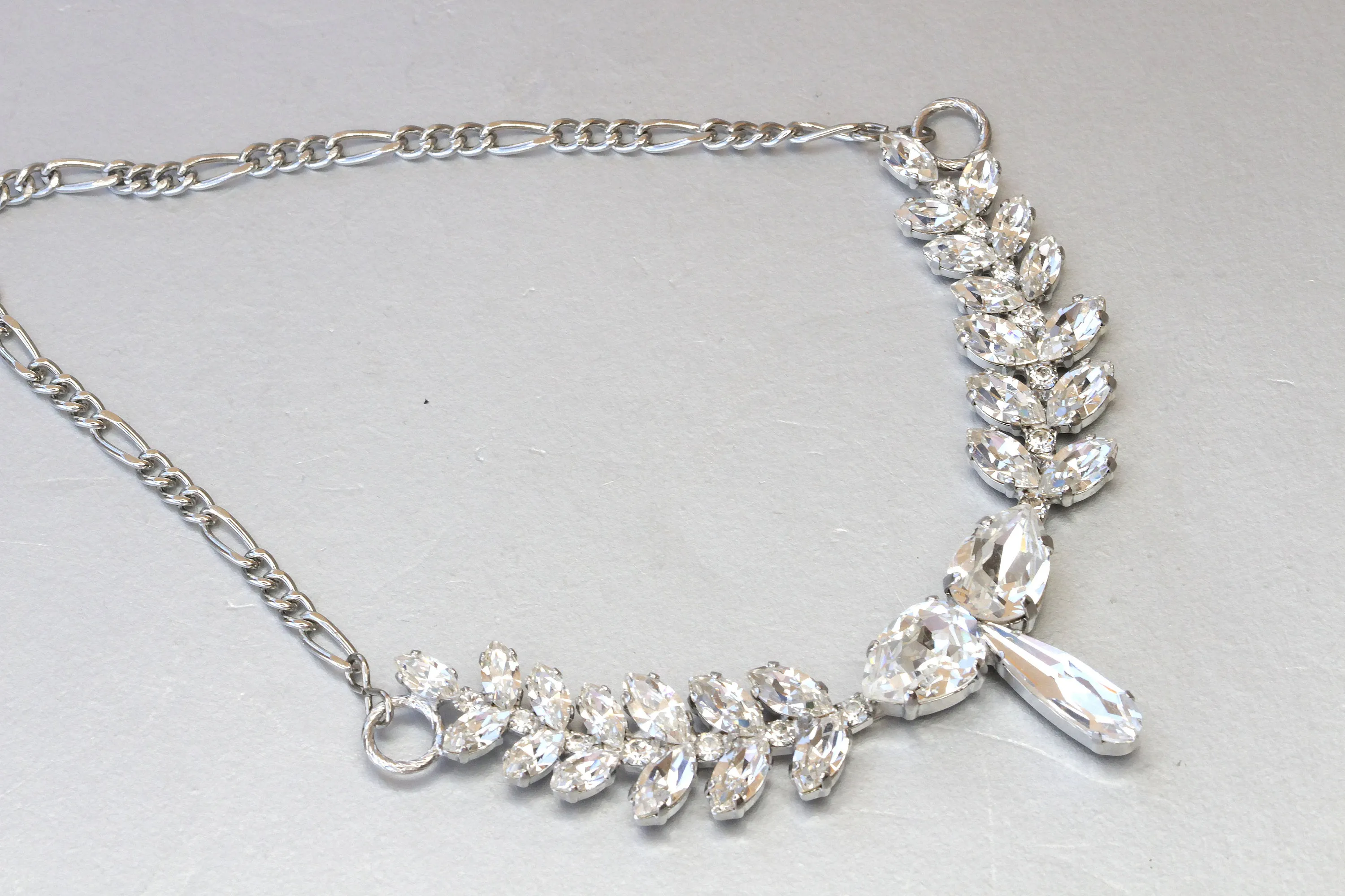 FORMAL CRYSTAL NECKLACE