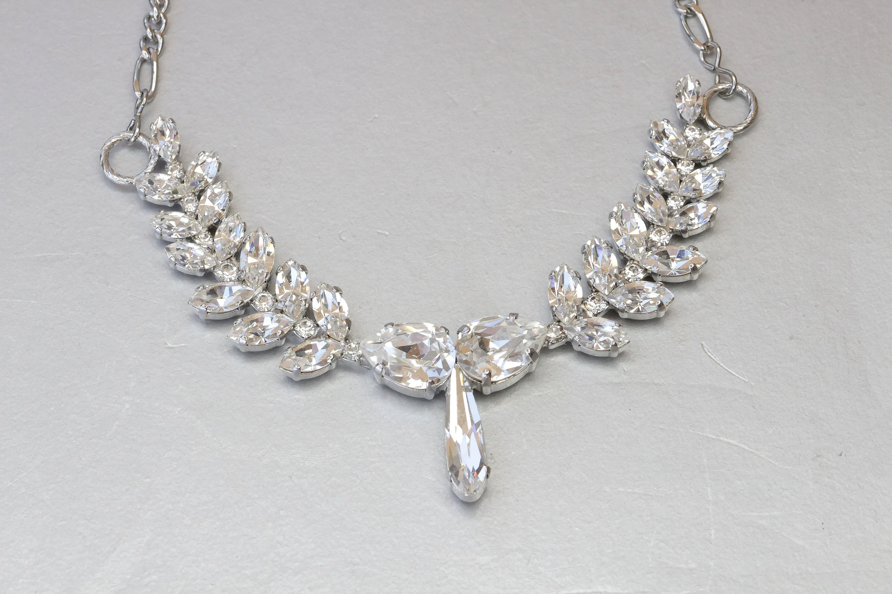 FORMAL CRYSTAL NECKLACE