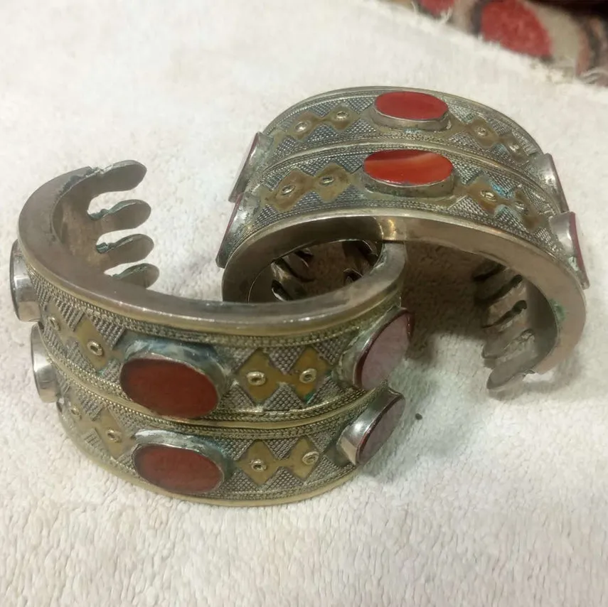 Handmade Handcuffs Inlaid with Glass Stones Bracelet