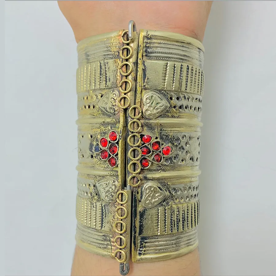Handmade Red Stone Kuchi Handcuff Bracelet