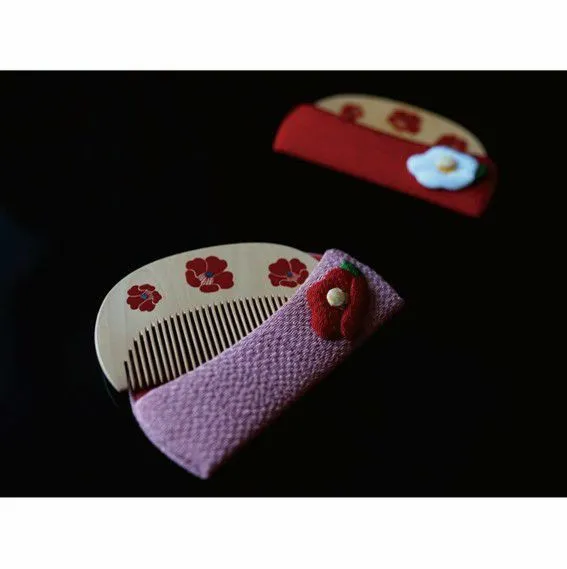 Japanese Maki-e Urushi Lacquer Tsuge (Boxwood) Comb with Chirimen (Crepe Fabric) Case - Camellia - ,  Handmade in Kyoto, Japan,  Japanese traditional hair comb
