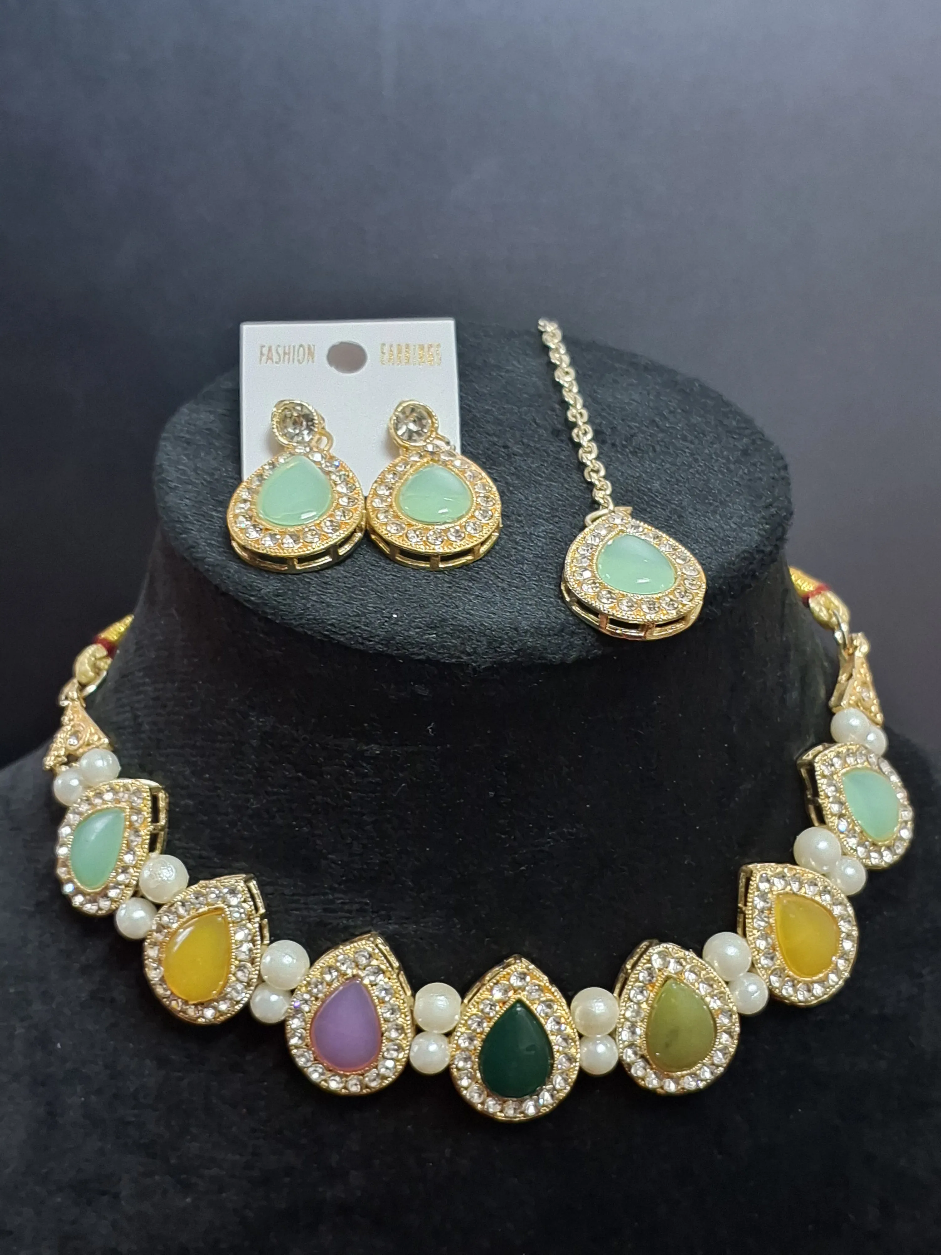 Multi Colour Kundan Choker Necklace with Earring & Maang Tikka