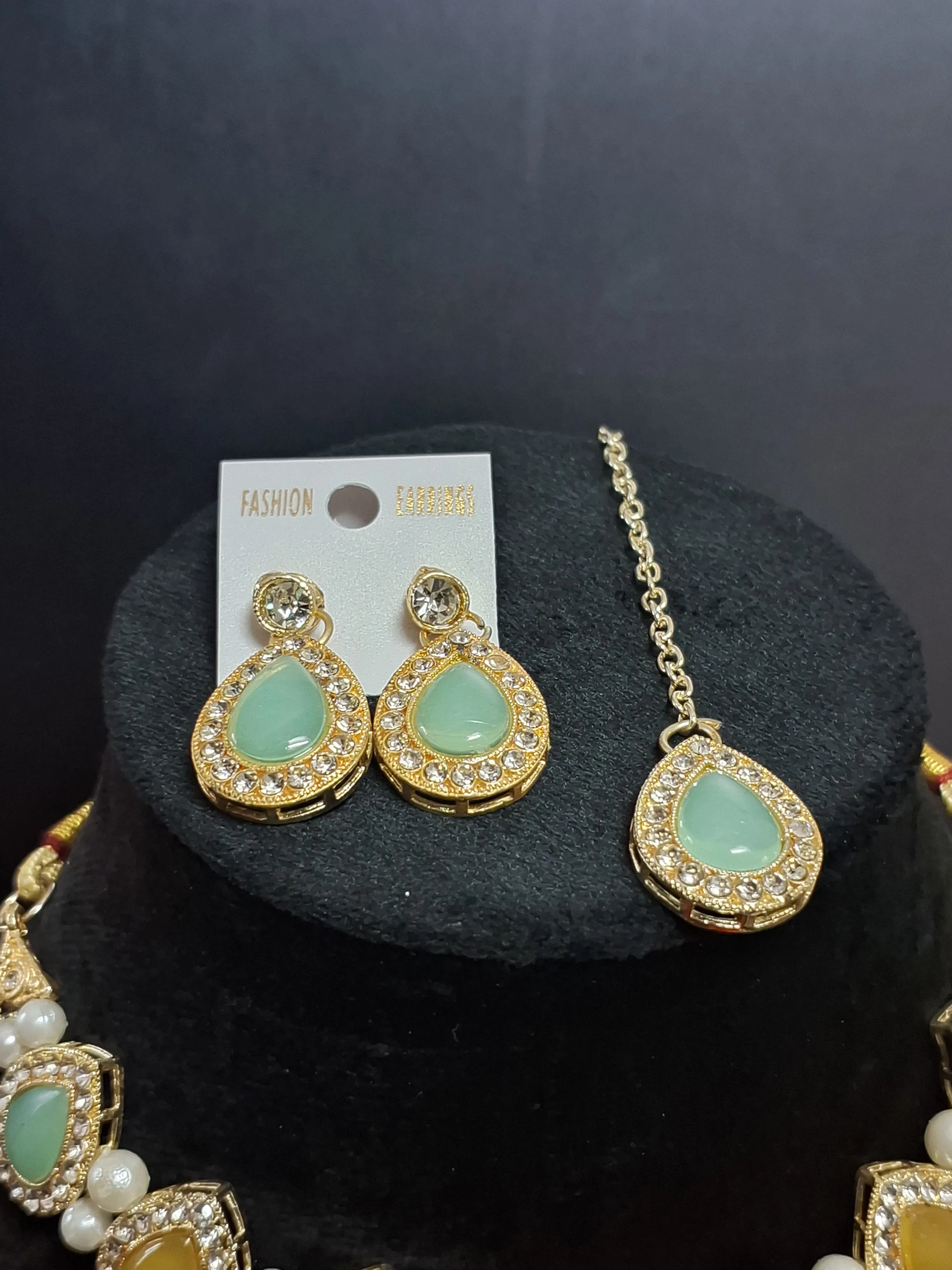 Multi Colour Kundan Choker Necklace with Earring & Maang Tikka