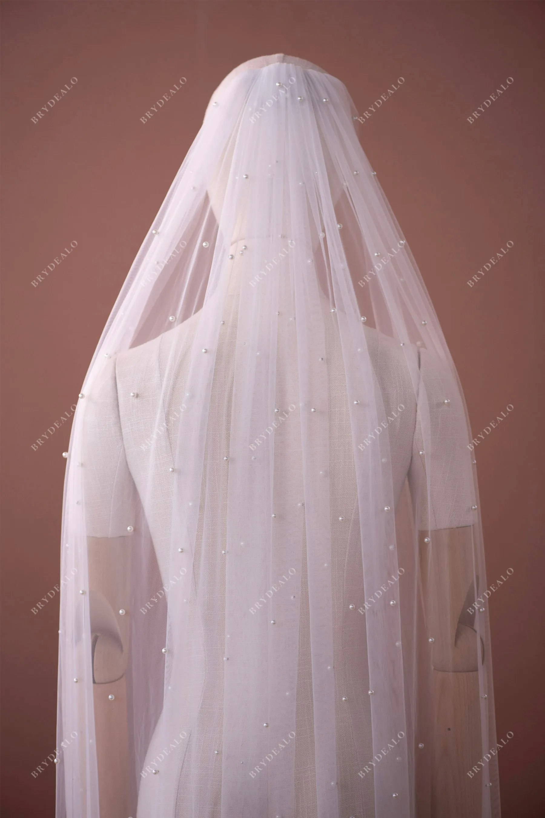 Popular Knee Length Pearl Wedding Veil