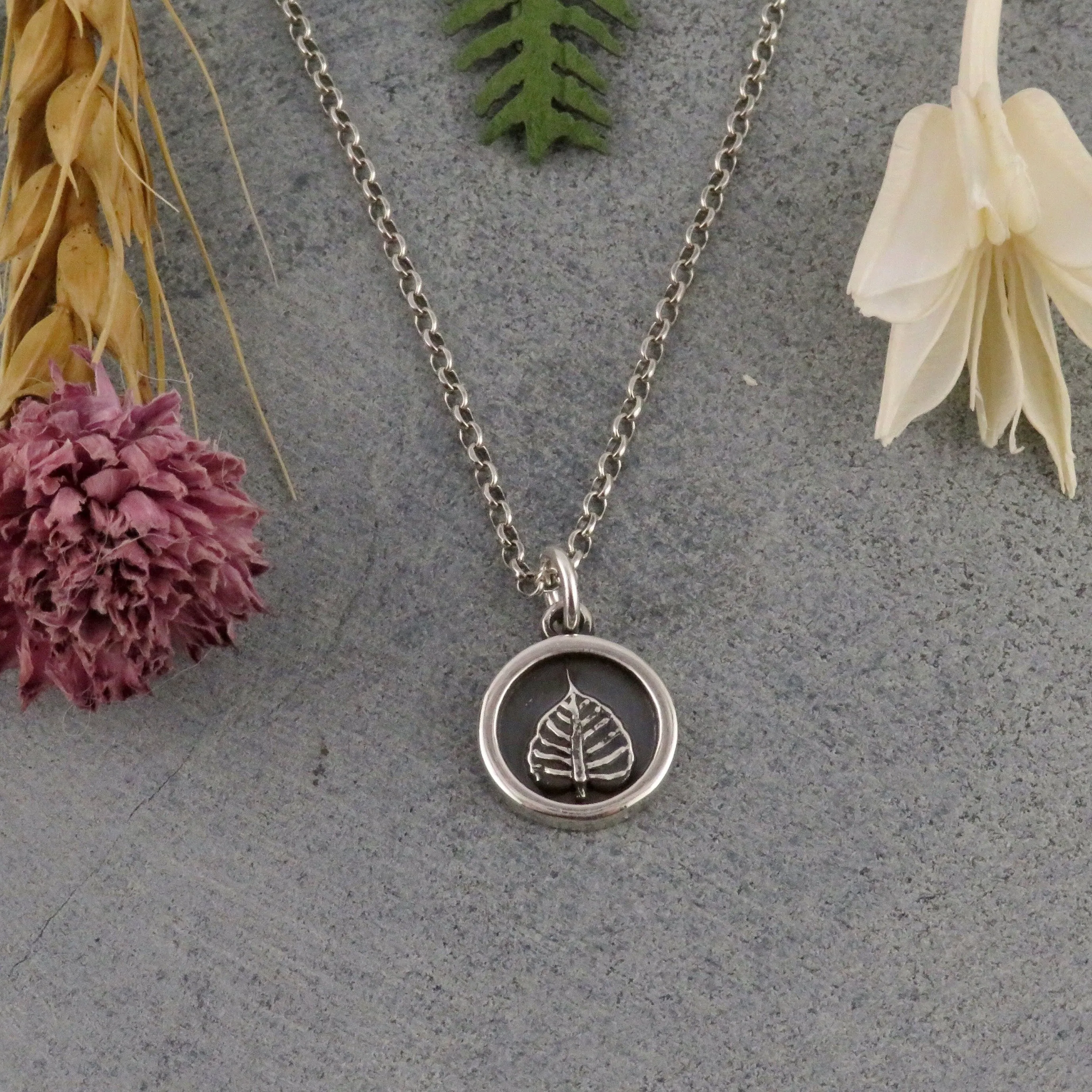 Round Leaf Necklace