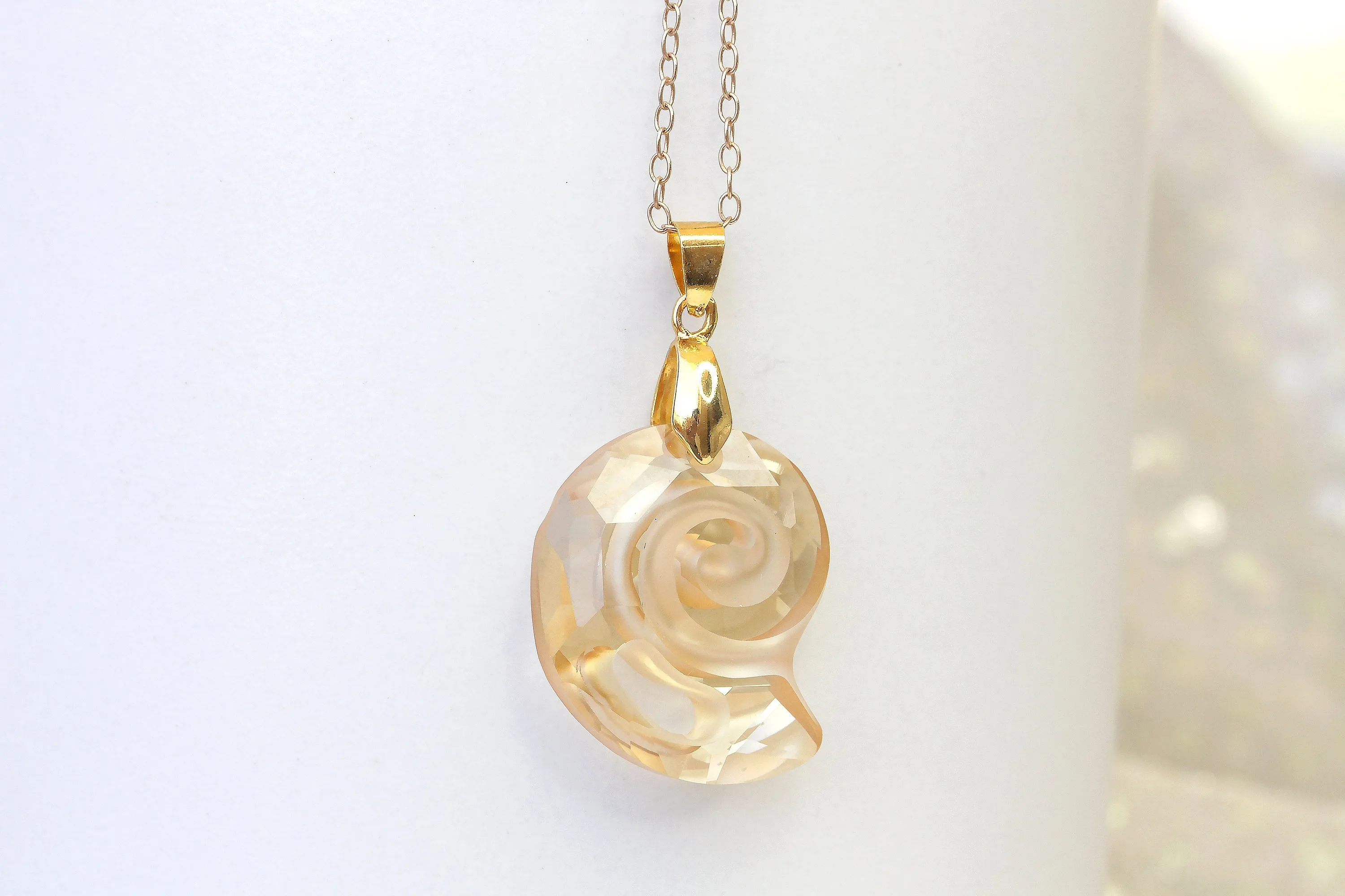 SNAIL NECKLACE