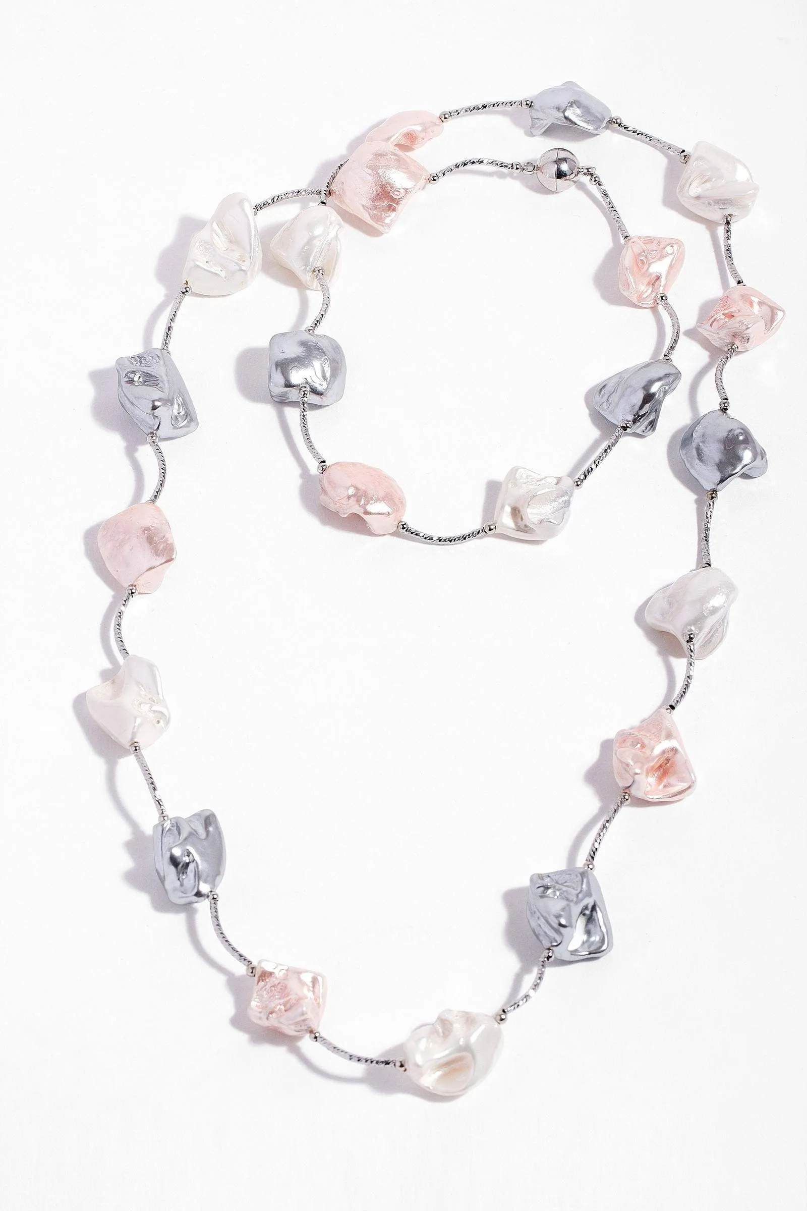 Trikon Baroque Pearl Necklace