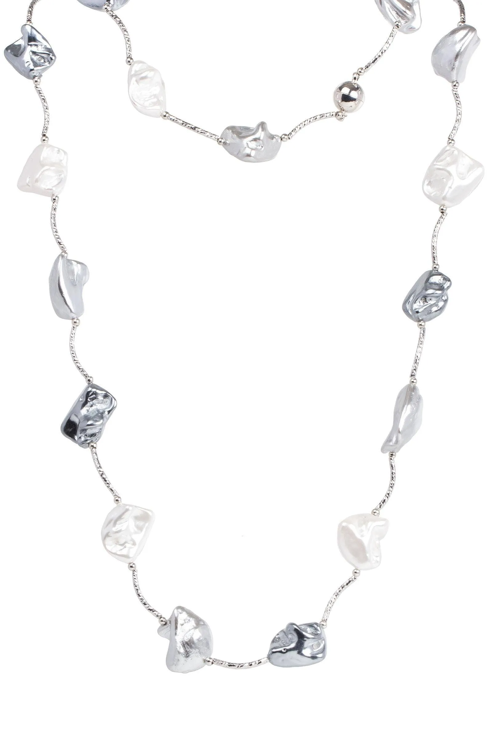 Trikon Baroque Pearl Necklace
