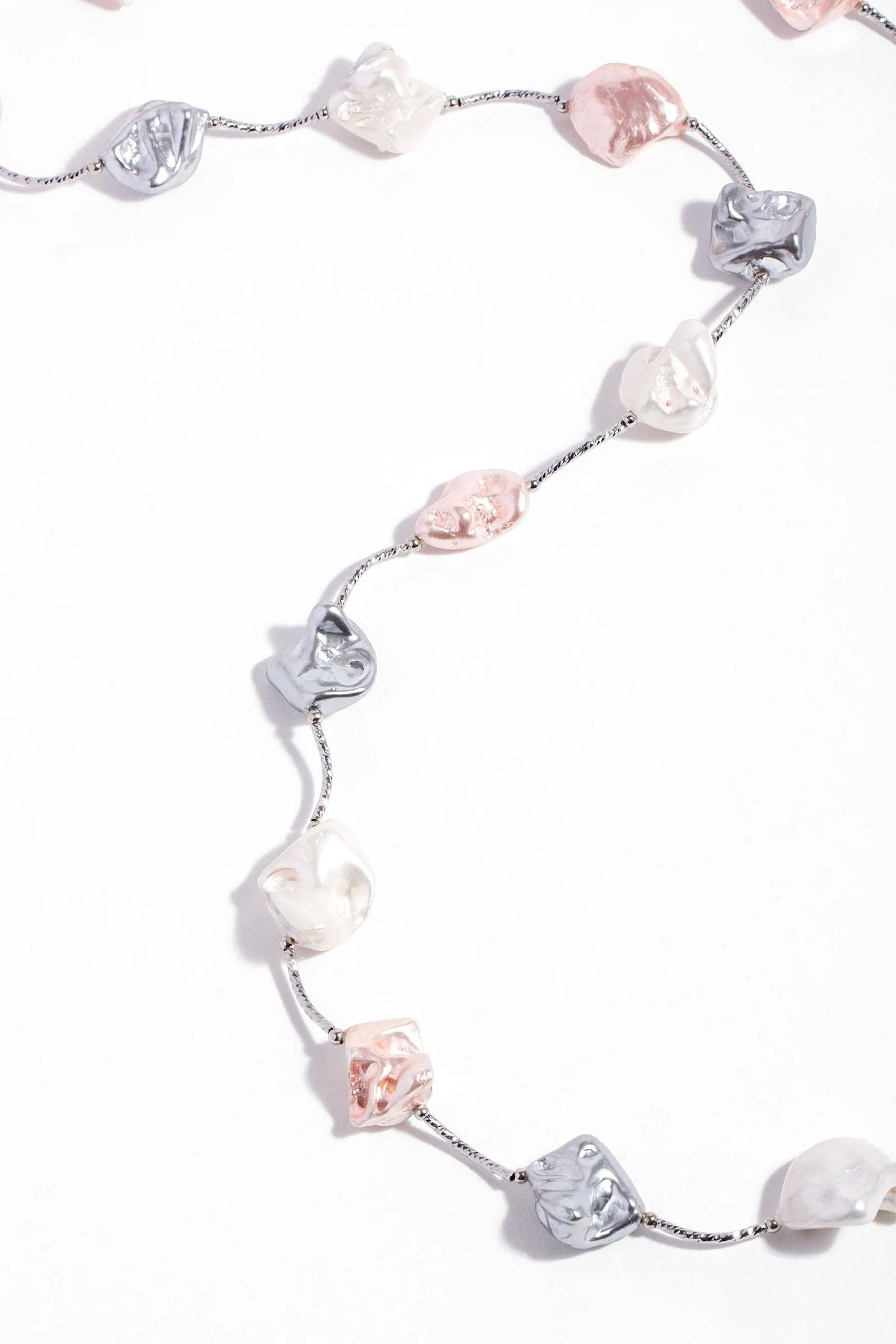 Trikon Baroque Pearl Necklace